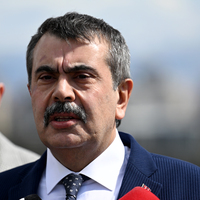 Yusuf Tekin: “Kimsenin başına silah dayamıyoruz, aksine proje okul sayısını azaltmaya çalışıyoruz”